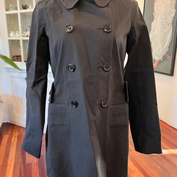 Classic Louis Vuitton Mackintosh Black Double-Breasted Women's Trench Coat - Picture 4 of 10